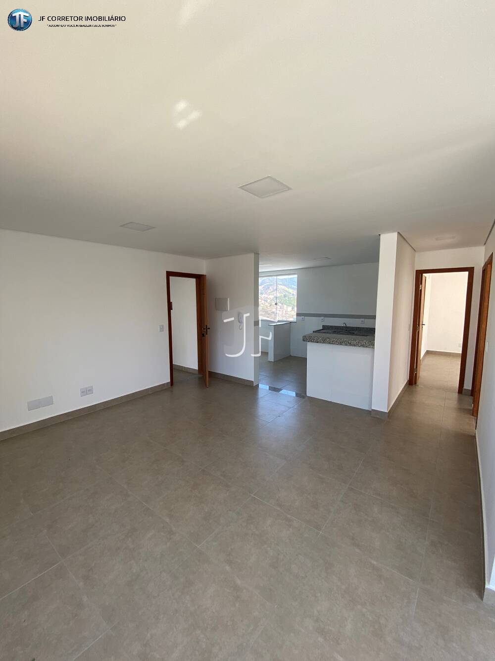 Apartamento à venda com 2 quartos, 85m² - Foto 4