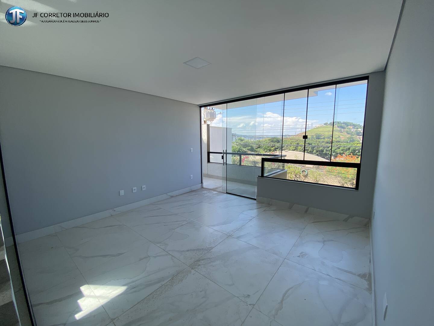 Casa à venda com 3 quartos, 165m² - Foto 2