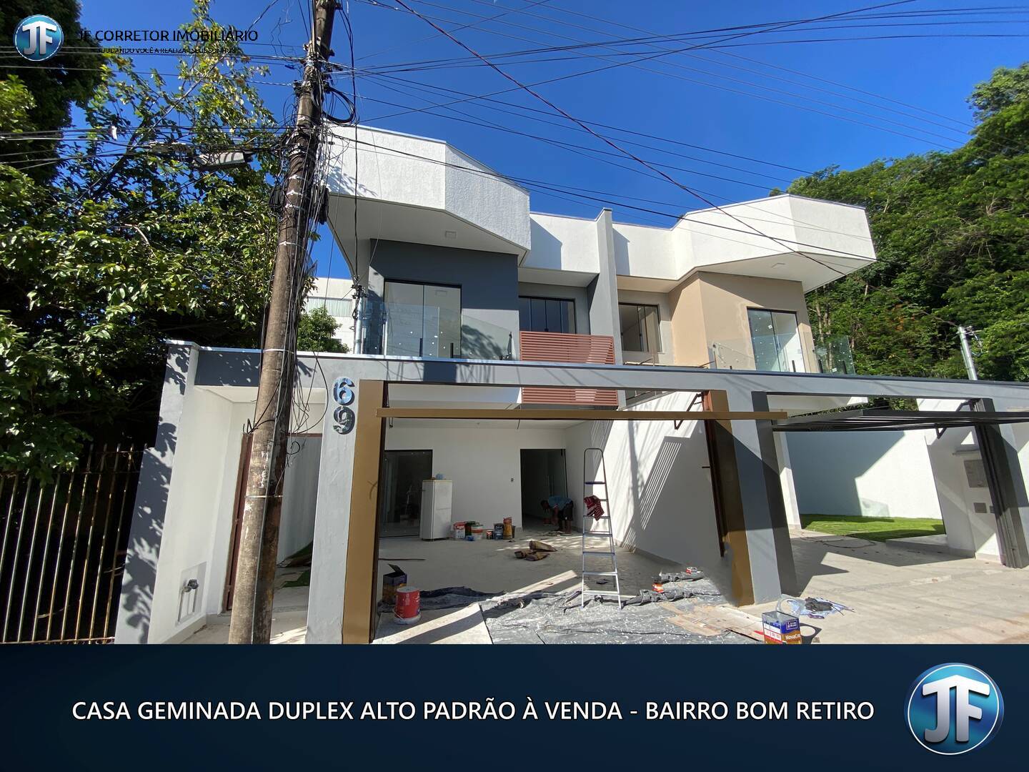 Casa à venda com 3 quartos, 126m² - Foto 1