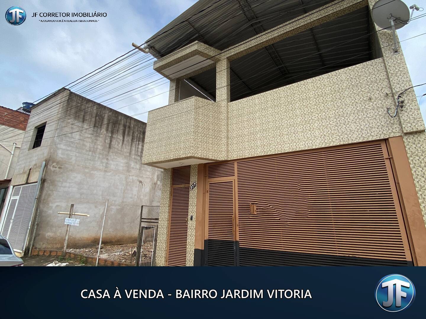 Casa à venda com 3 quartos, 132m² - Foto 1