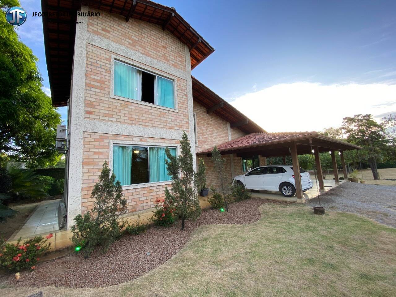 Casa à venda com 3 quartos, 380m² - Foto 1