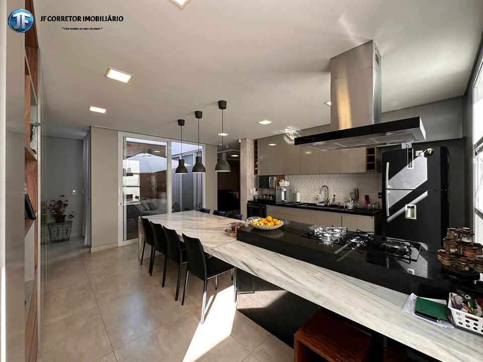 Casa à venda com 4 quartos, 280m² - Foto 6