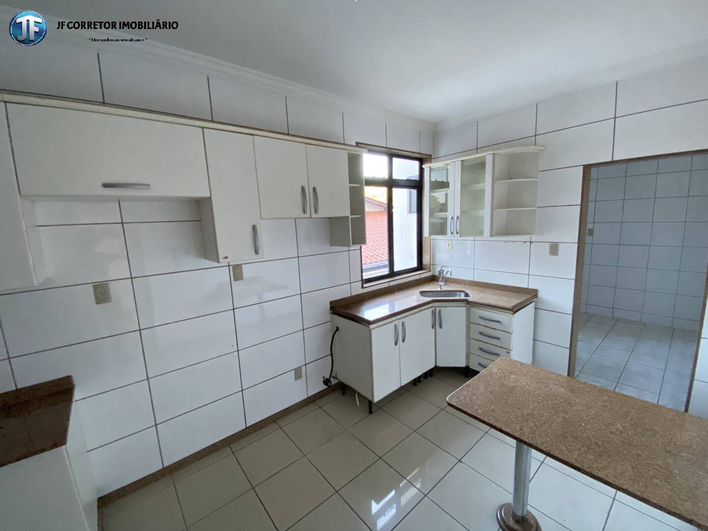 Apartamento à venda com 3 quartos, 110m² - Foto 4