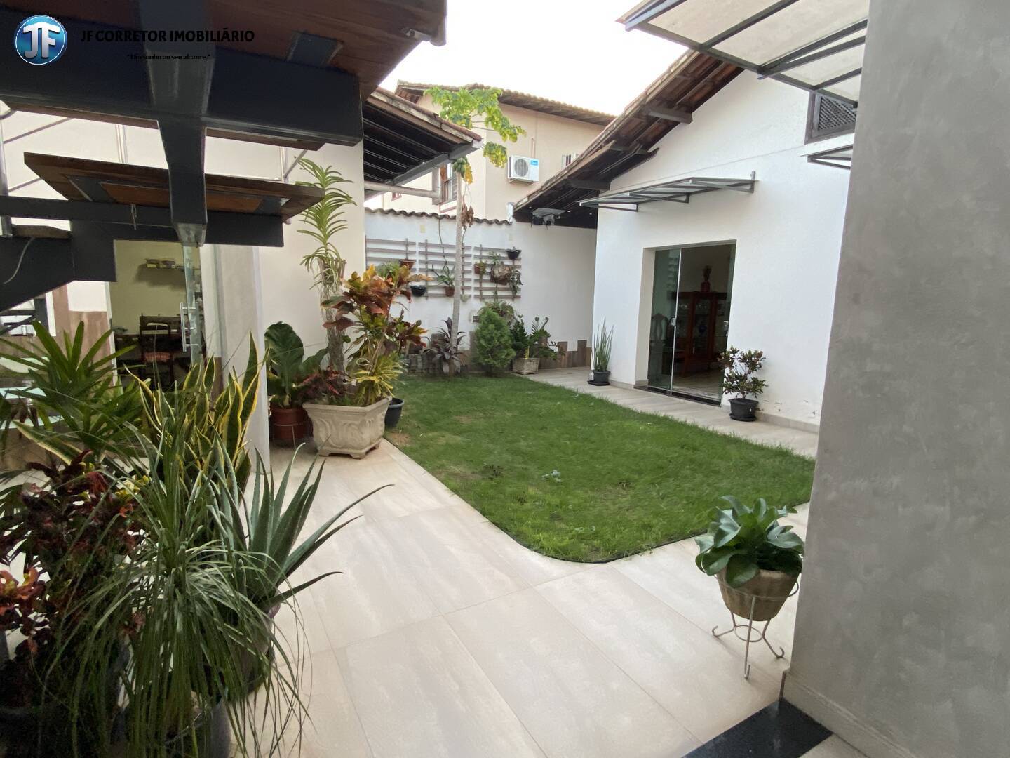 Casa à venda com 4 quartos, 302m² - Foto 9