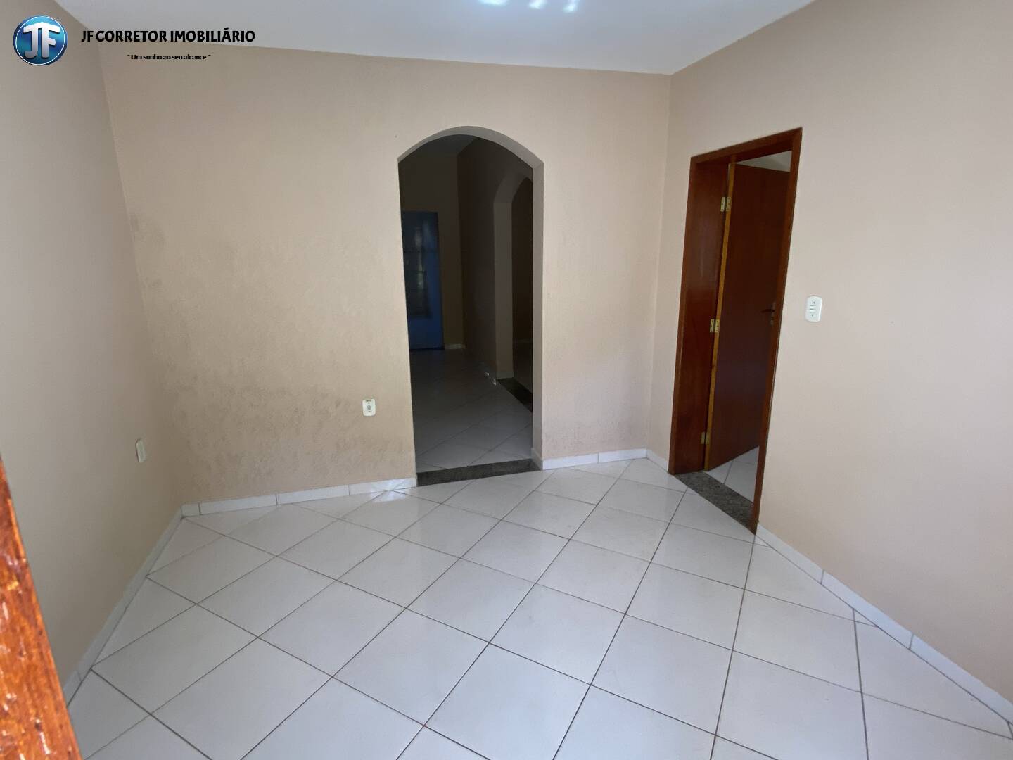 Casa à venda com 3 quartos, 271m² - Foto 3