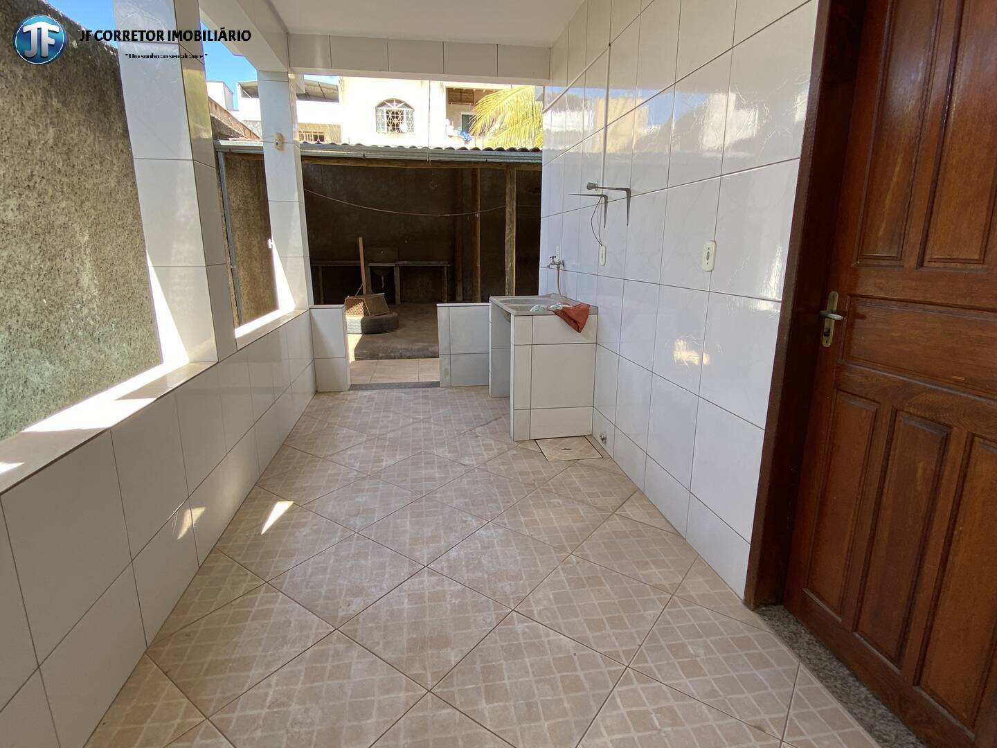 Casa à venda com 3 quartos, 271m² - Foto 9