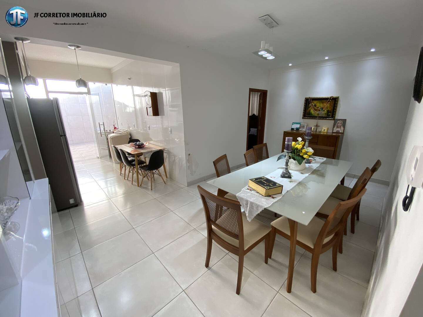 Casa à venda com 3 quartos, 254m² - Foto 4