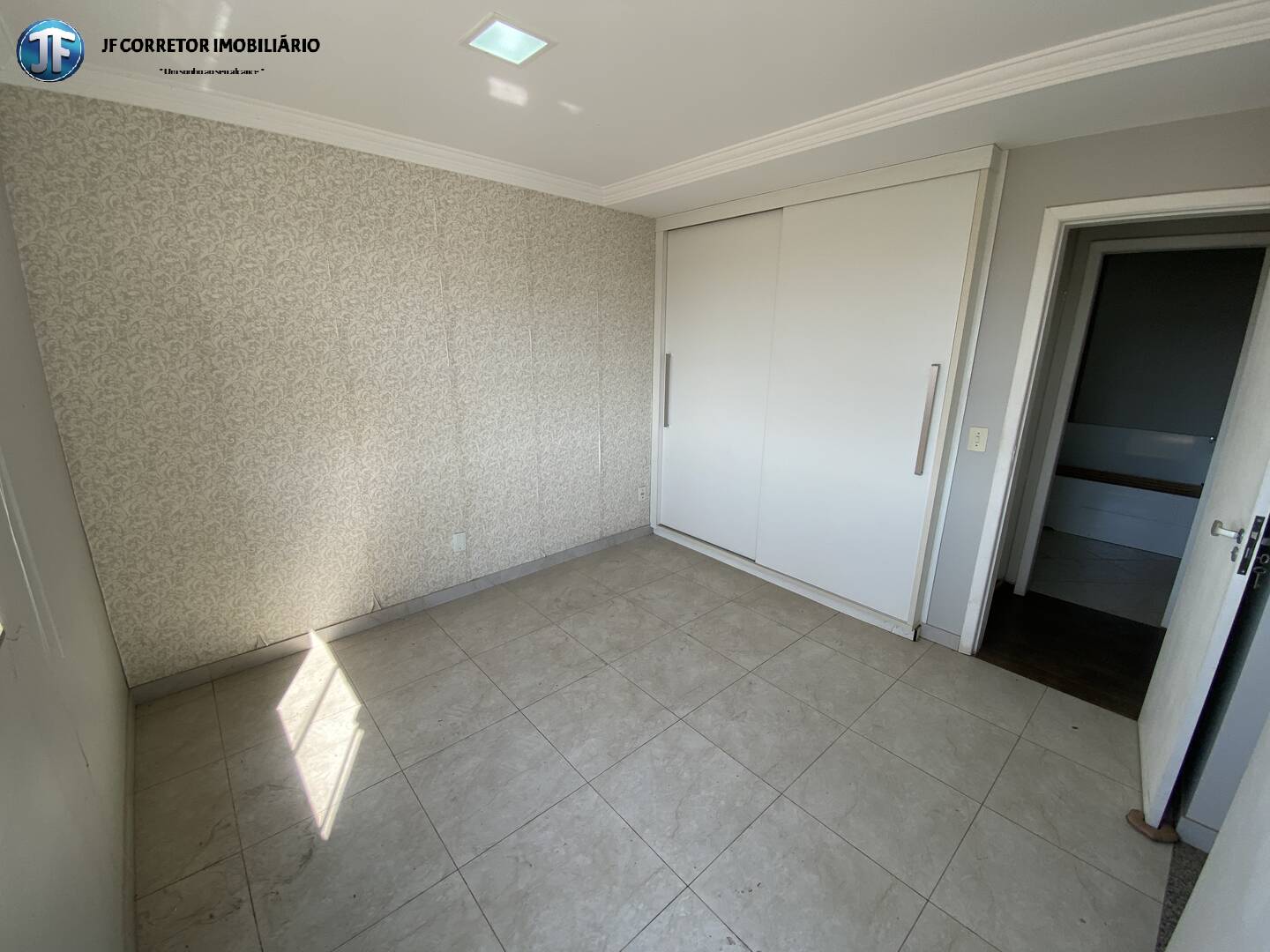 Apartamento à venda com 3 quartos, 107m² - Foto 4