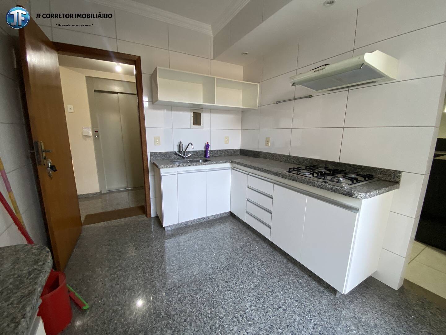 Apartamento à venda com 3 quartos, 107m² - Foto 18