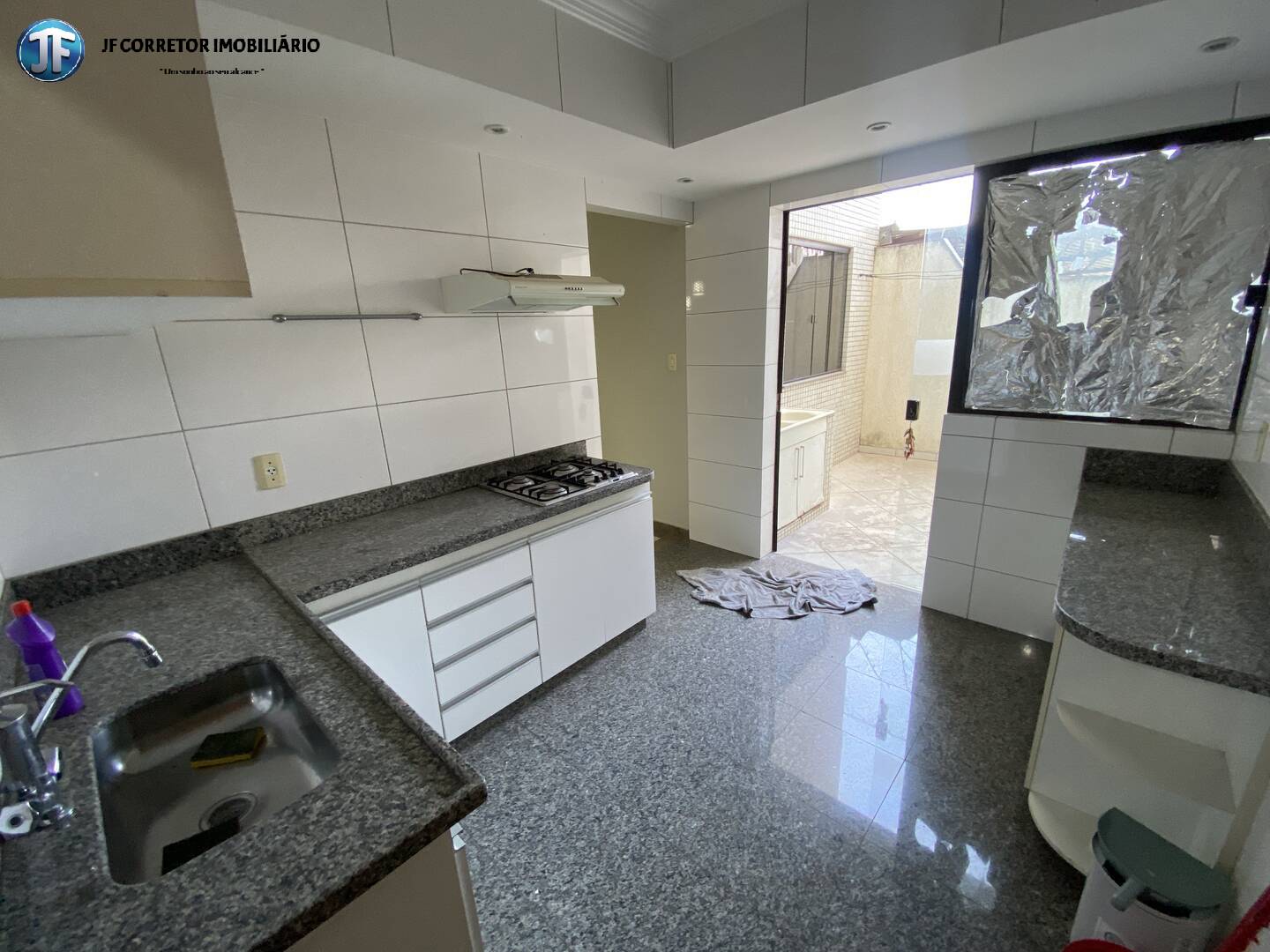 Apartamento à venda com 3 quartos, 107m² - Foto 19