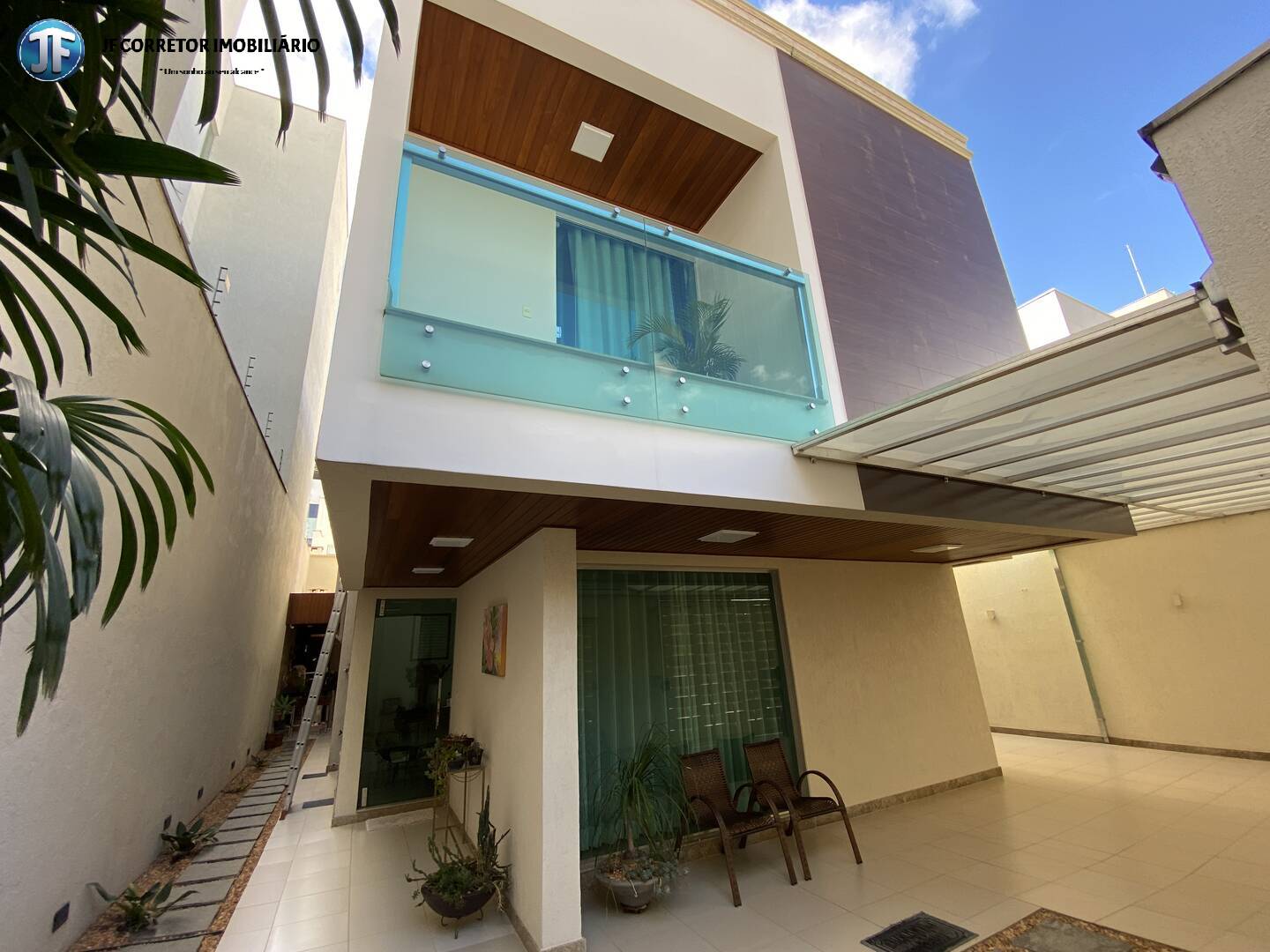 Casa à venda com 4 quartos, 273m² - Foto 2