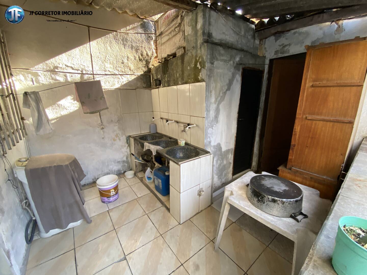 Casa à venda com 3 quartos, 250m² - Foto 3