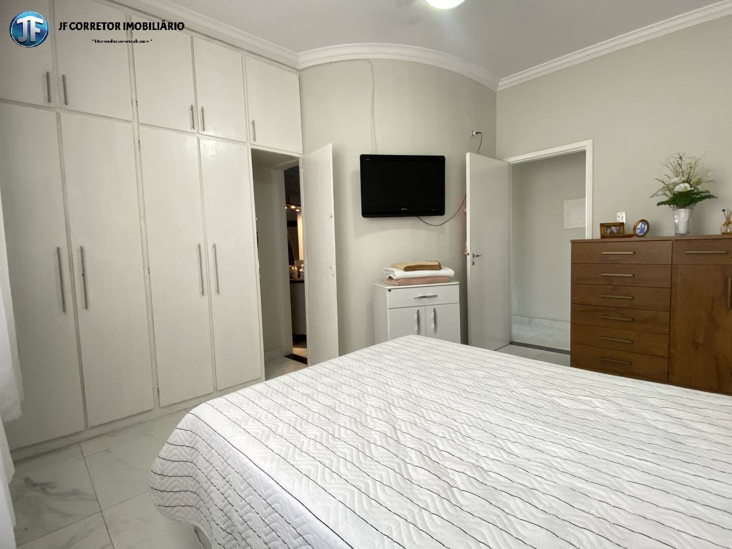 Casa à venda com 3 quartos, 208m² - Foto 8