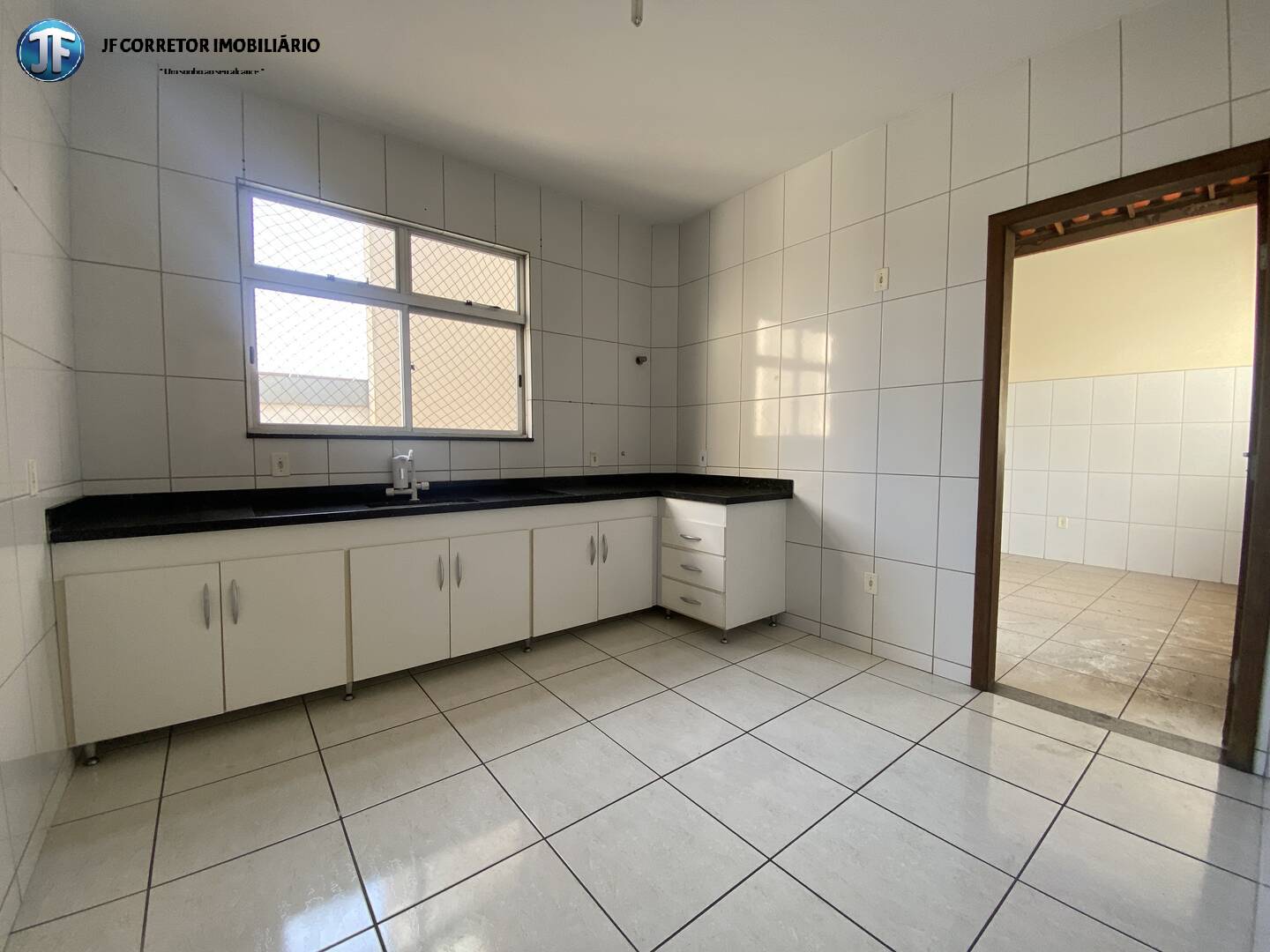 Apartamento à venda com 3 quartos, 180m² - Foto 12