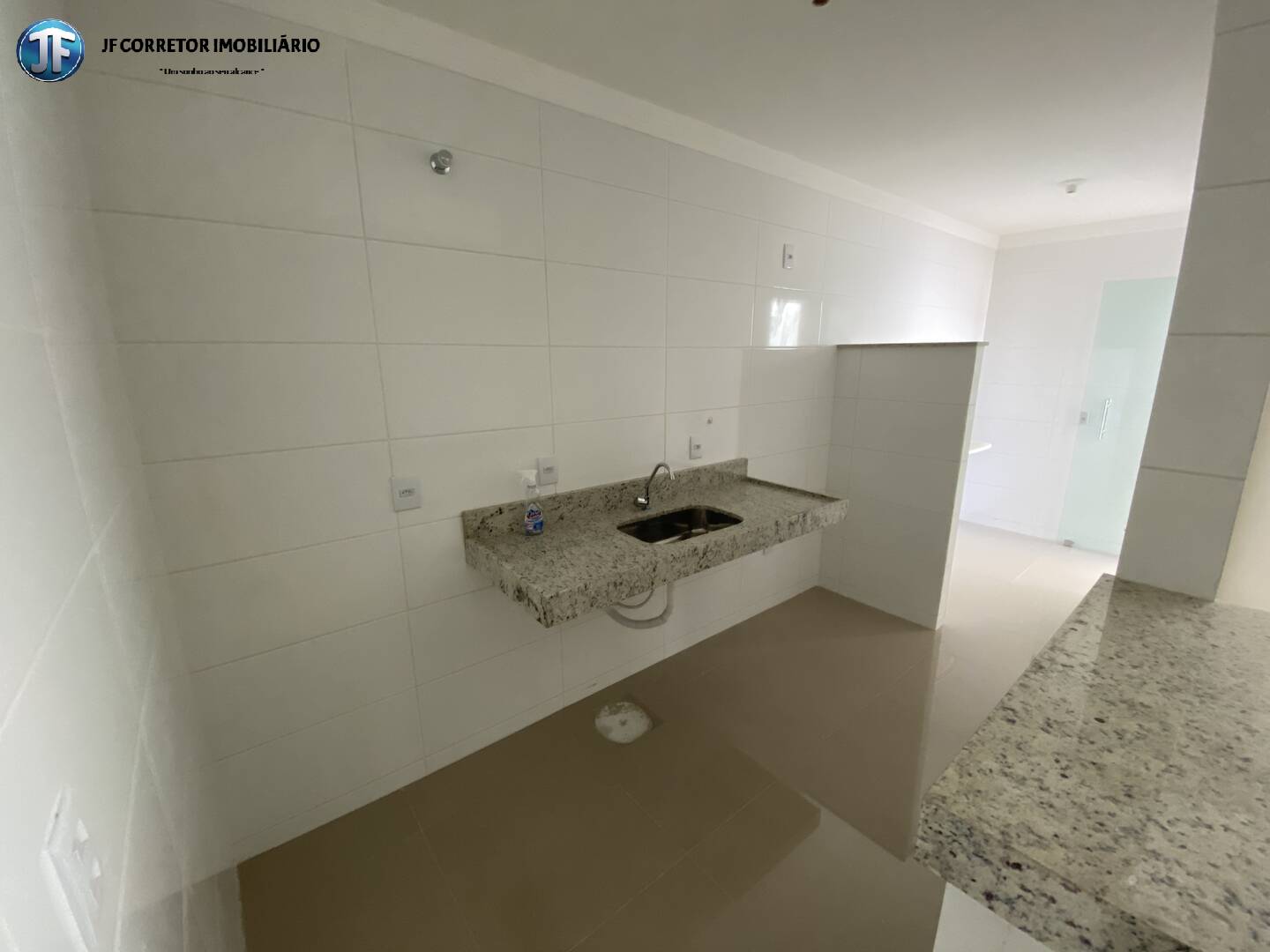 Apartamento à venda com 2 quartos, 7m² - Foto 2