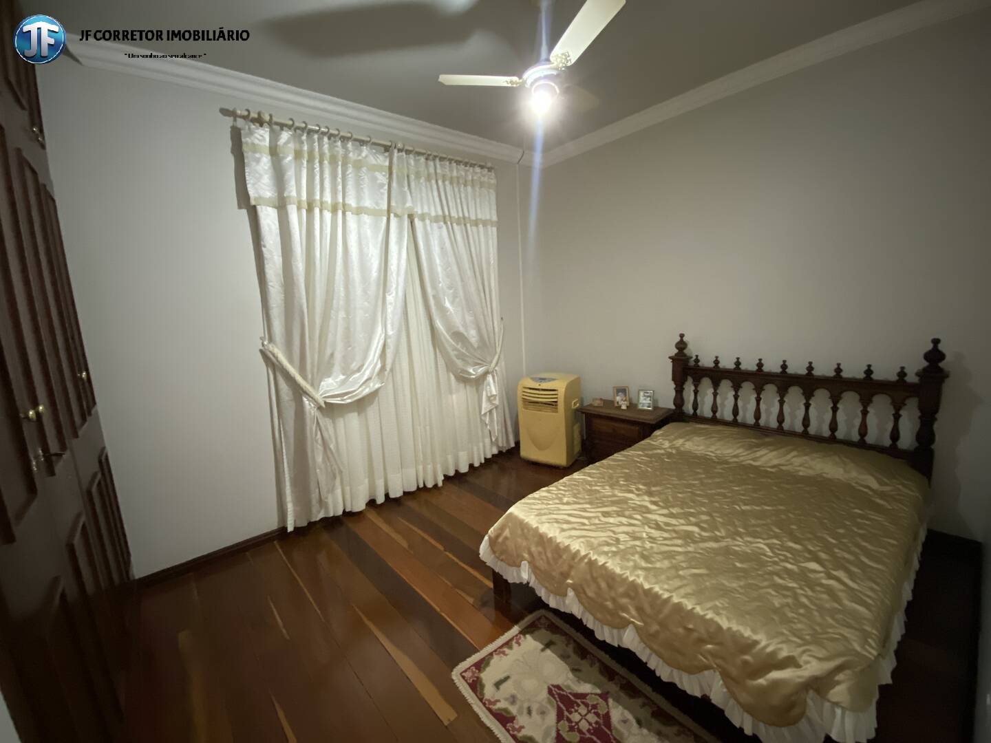 Casa à venda com 3 quartos, 360m² - Foto 14