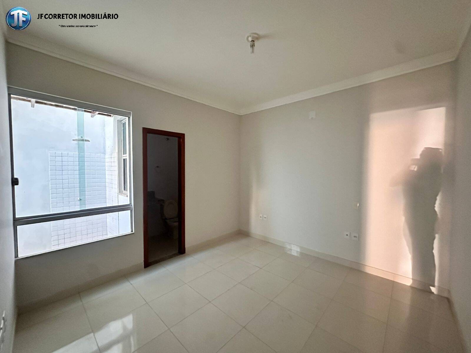 Casa à venda com 3 quartos, 125m² - Foto 1