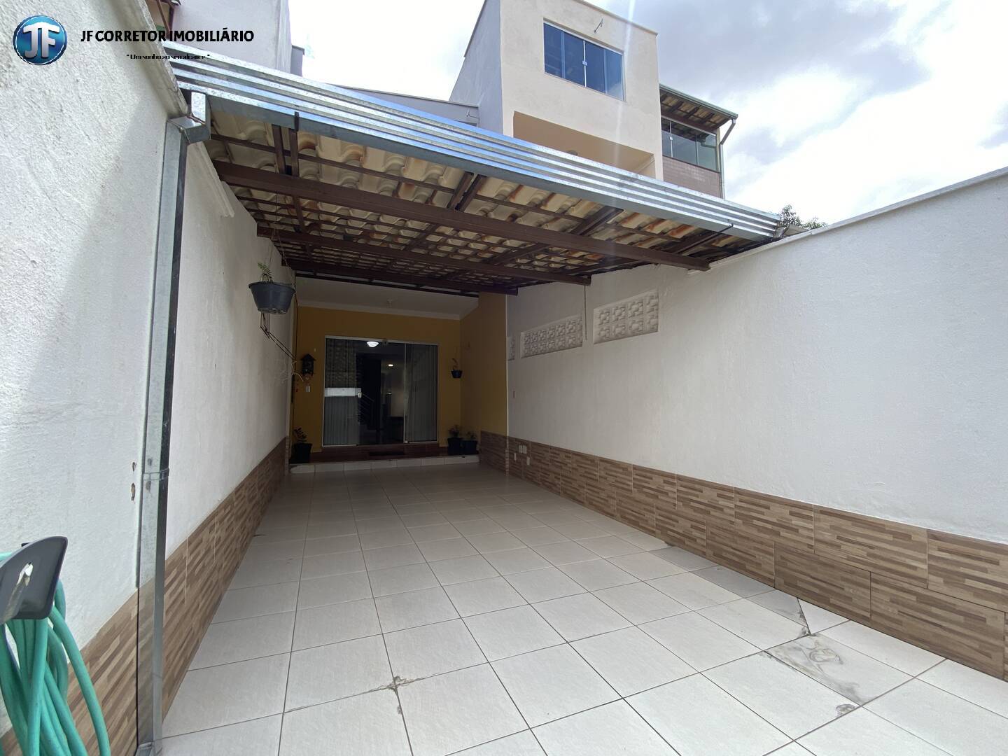 Casa à venda com 2 quartos, 127m² - Foto 1