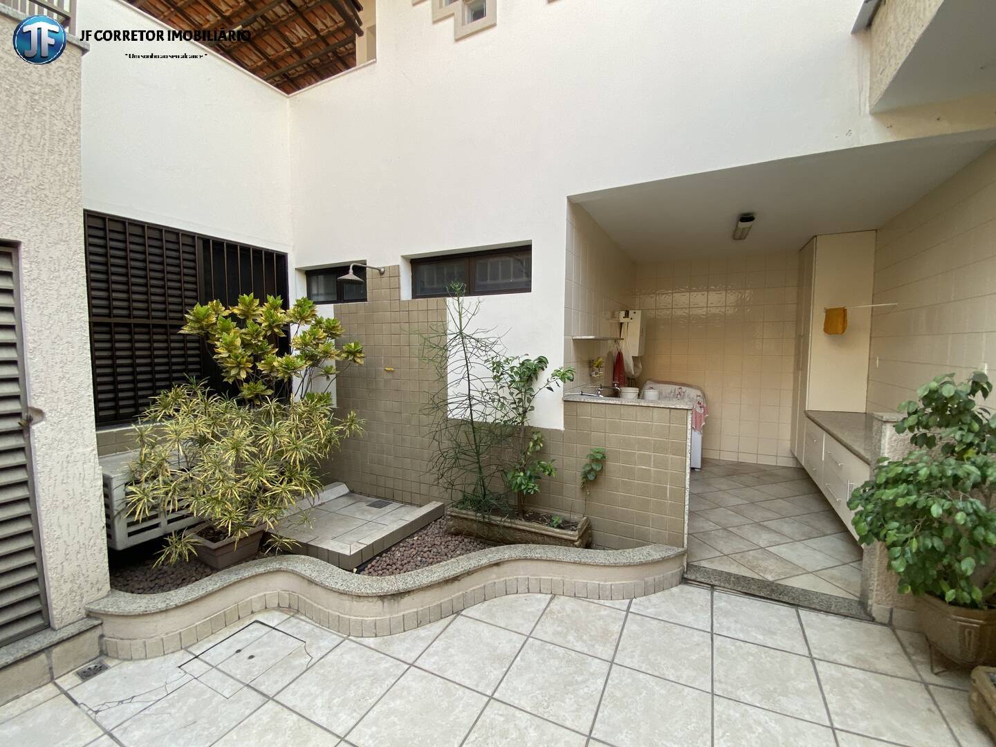 Casa à venda com 3 quartos, 360m² - Foto 9