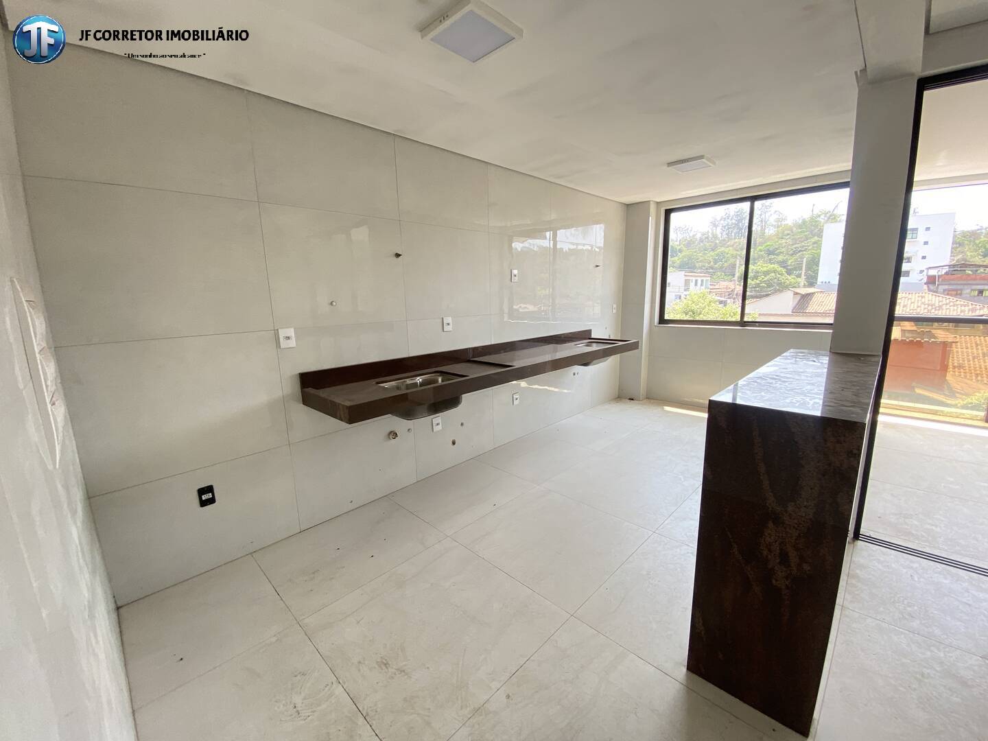 Apartamento à venda com 3 quartos, 108m² - Foto 2