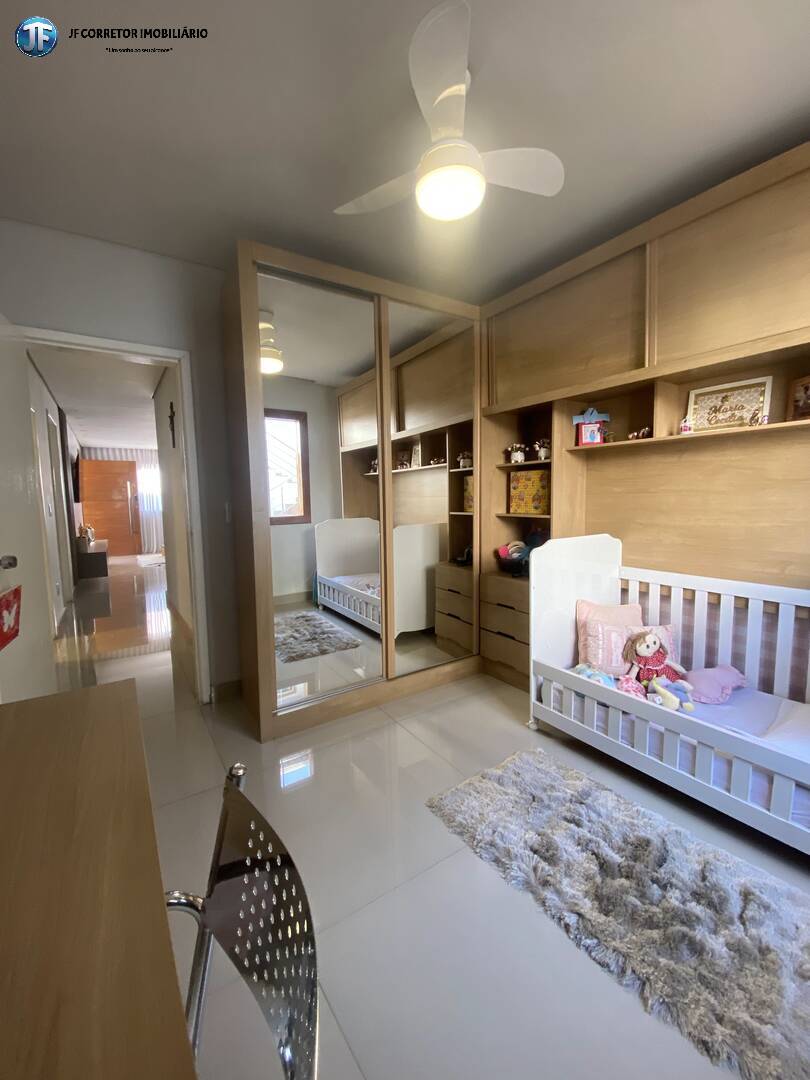 Casa à venda com 3 quartos, 300m² - Foto 3