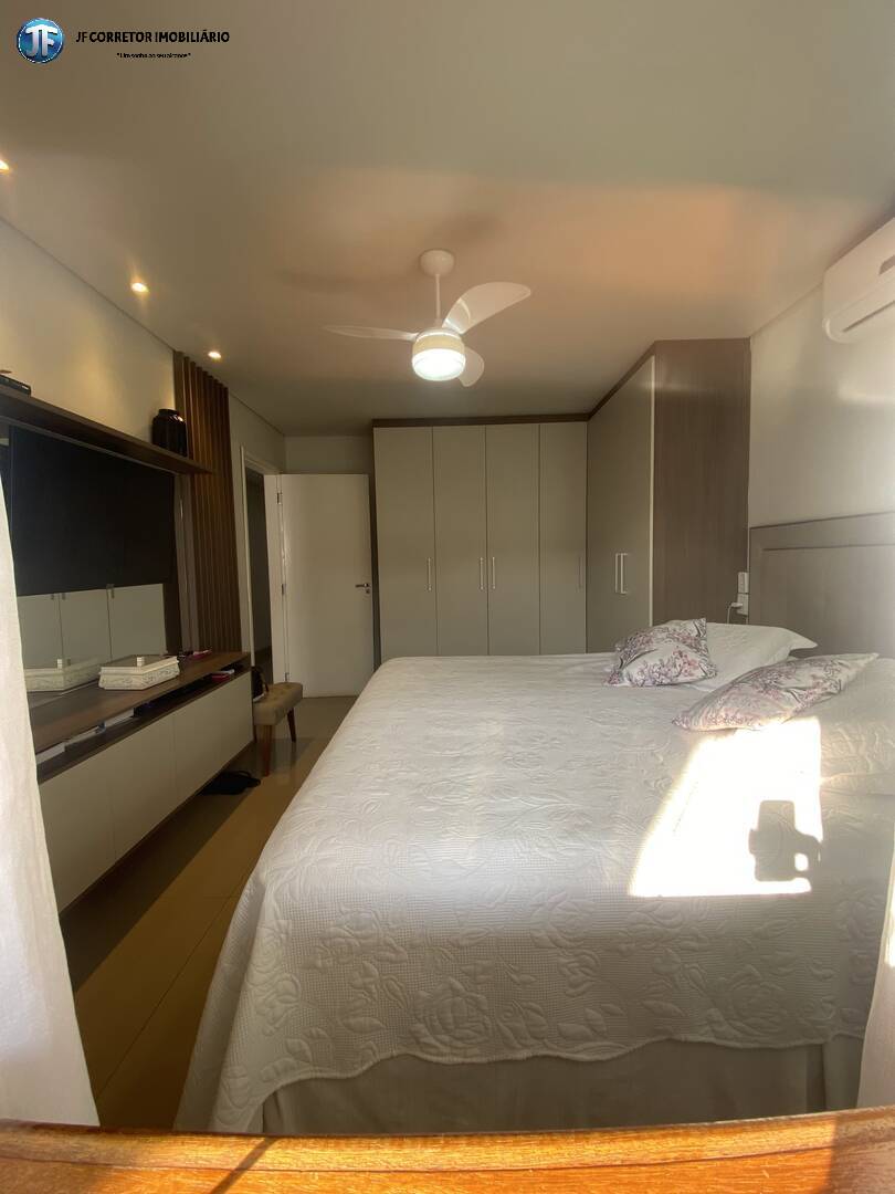 Casa à venda com 3 quartos, 300m² - Foto 8