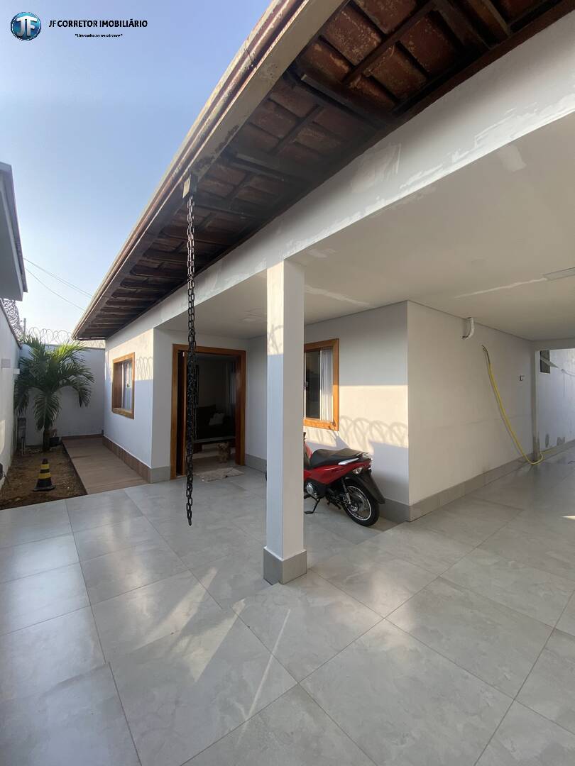 Casa à venda com 3 quartos, 300m² - Foto 1