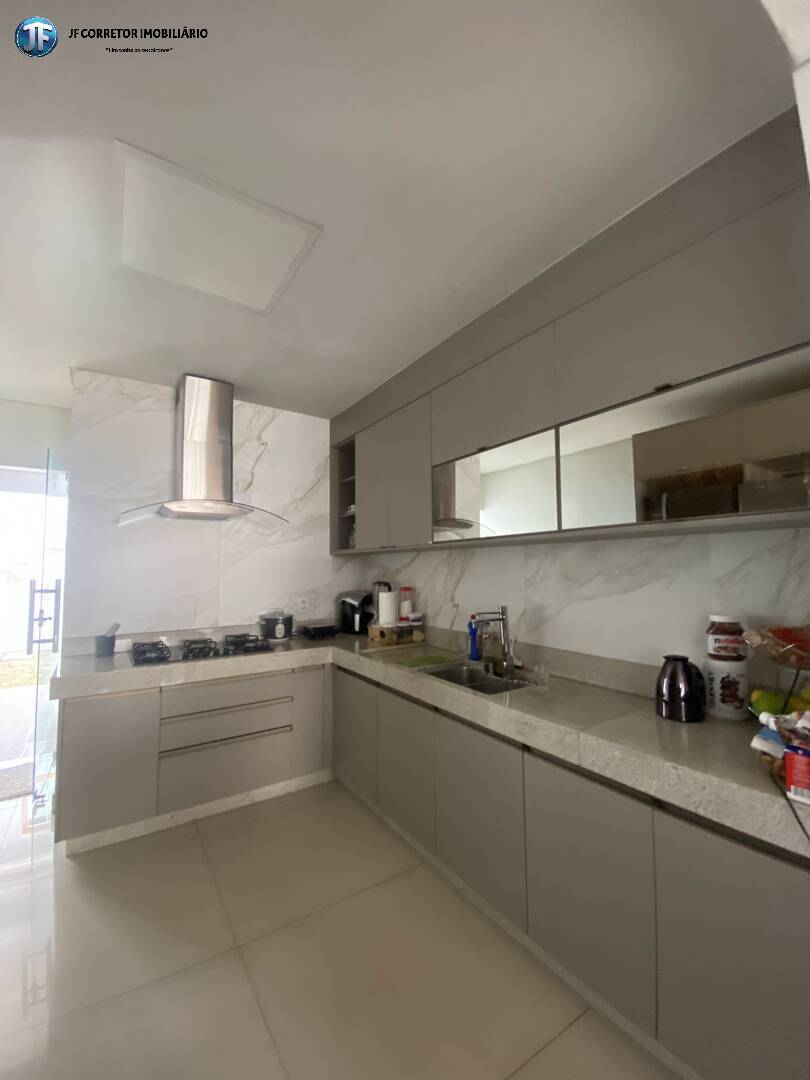 Casa à venda com 3 quartos, 300m² - Foto 9