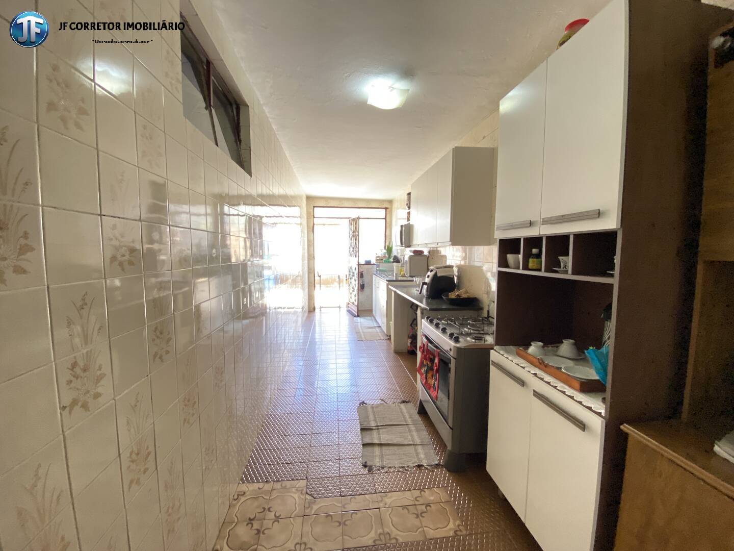 Casa à venda com 3 quartos, 342m² - Foto 5