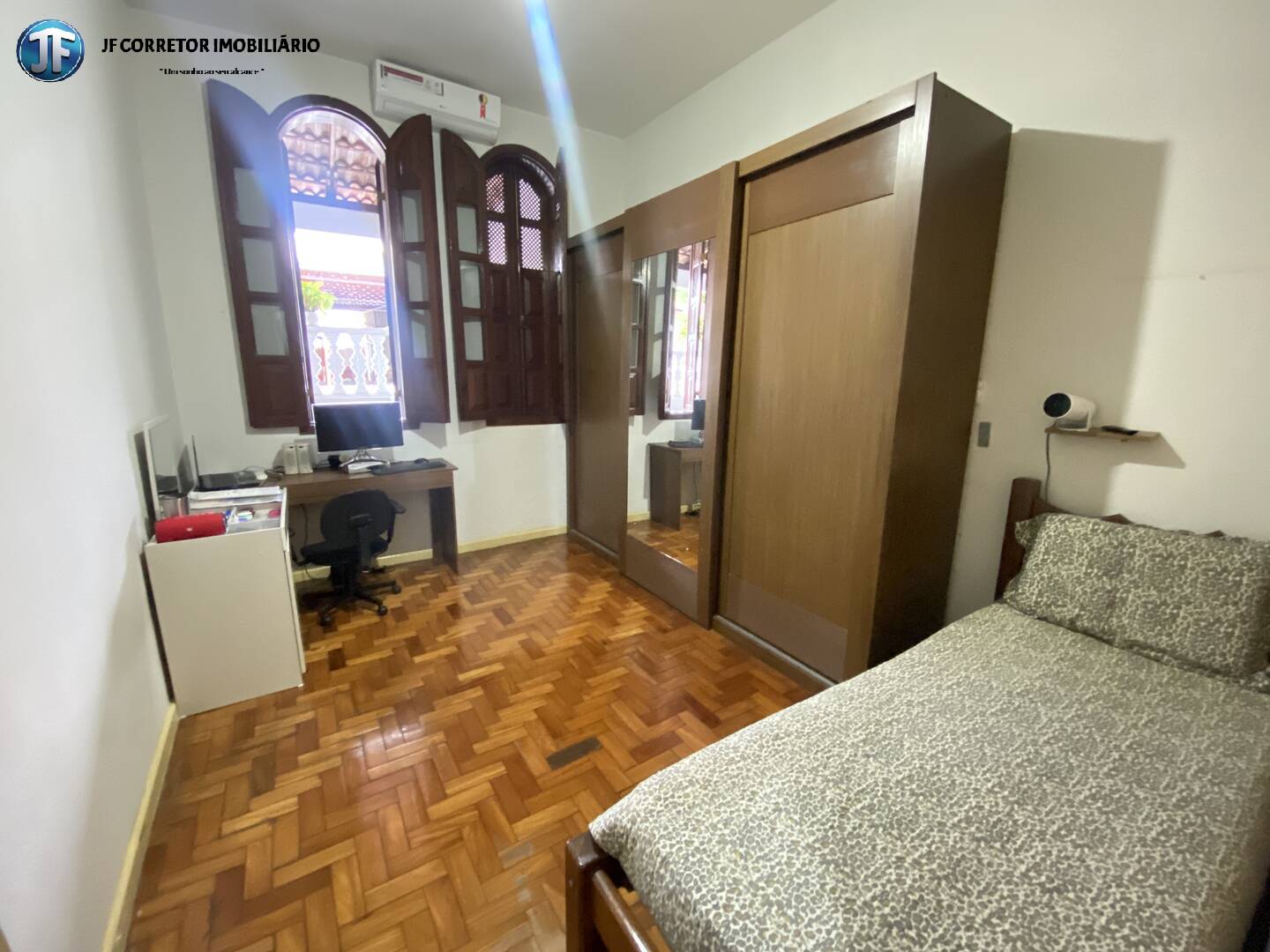 Casa à venda com 3 quartos, 164m² - Foto 4