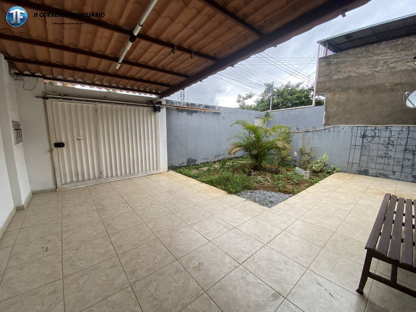 Casa à venda com 5 quartos, 300m² - Foto 2