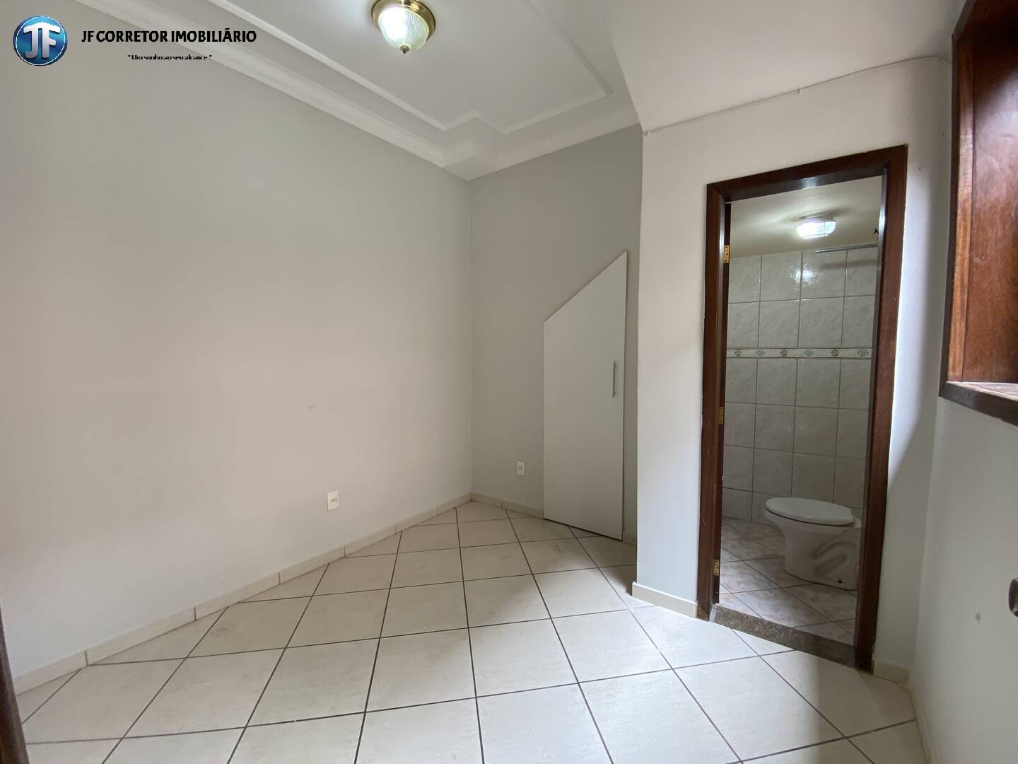 Casa à venda com 5 quartos, 330m² - Foto 11