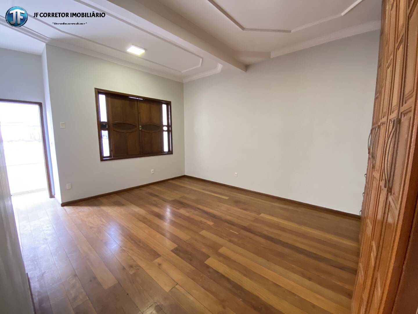 Casa à venda com 5 quartos, 330m² - Foto 15