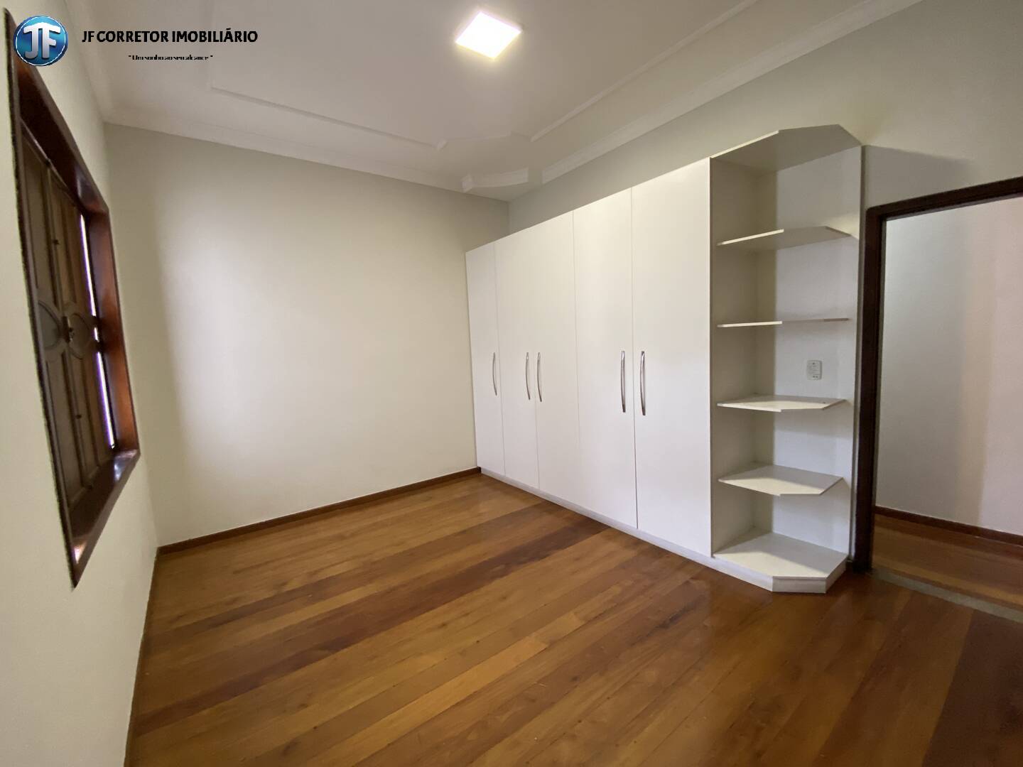 Casa à venda com 5 quartos, 330m² - Foto 17