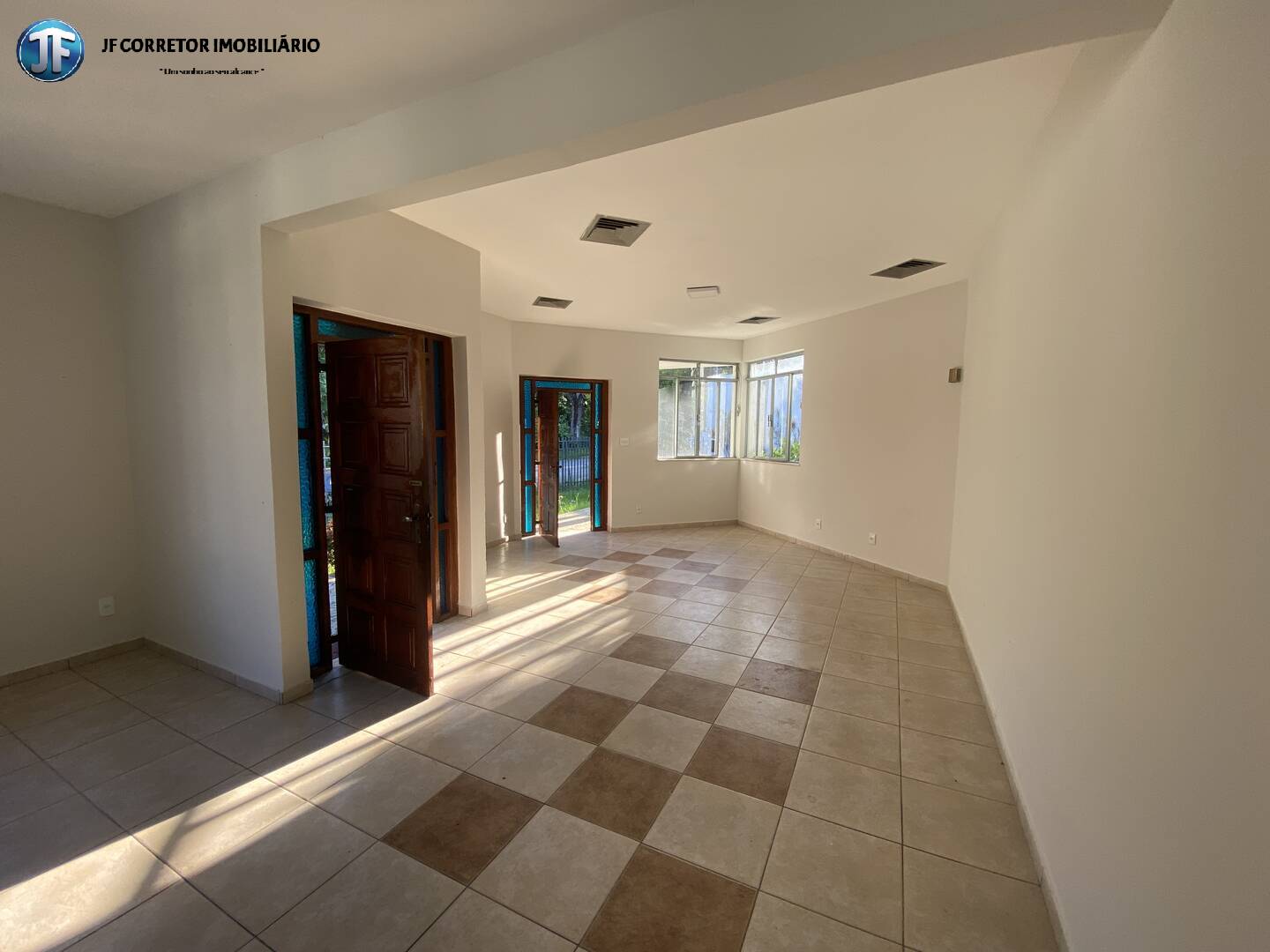 Casa à venda com 3 quartos, 270m² - Foto 4