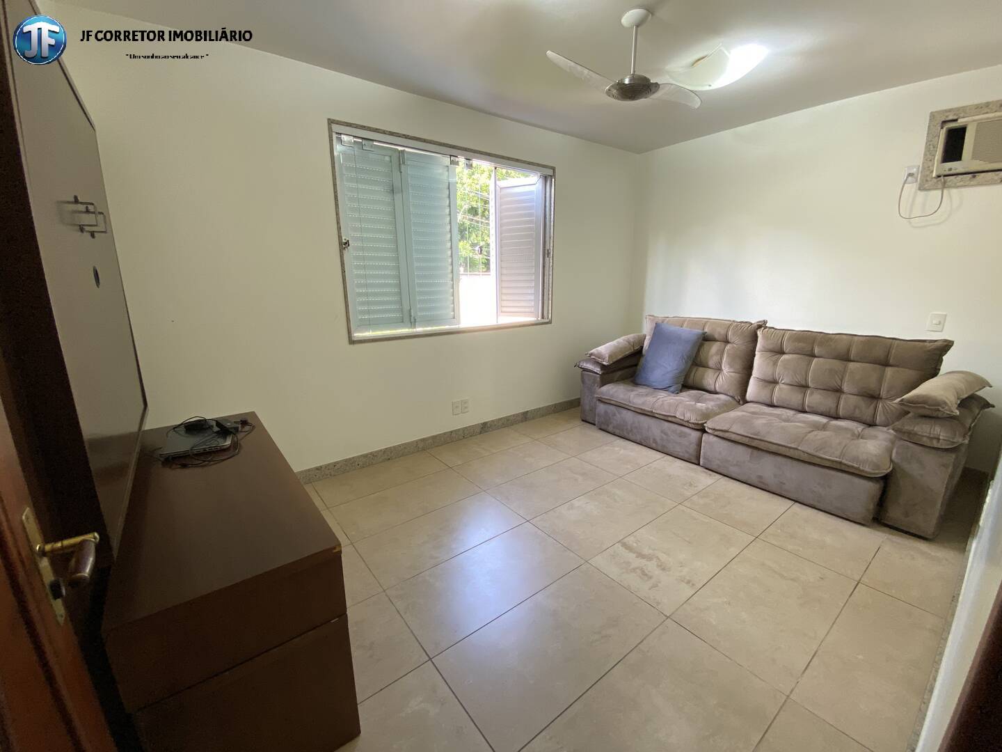 Casa à venda com 4 quartos, 250m² - Foto 9