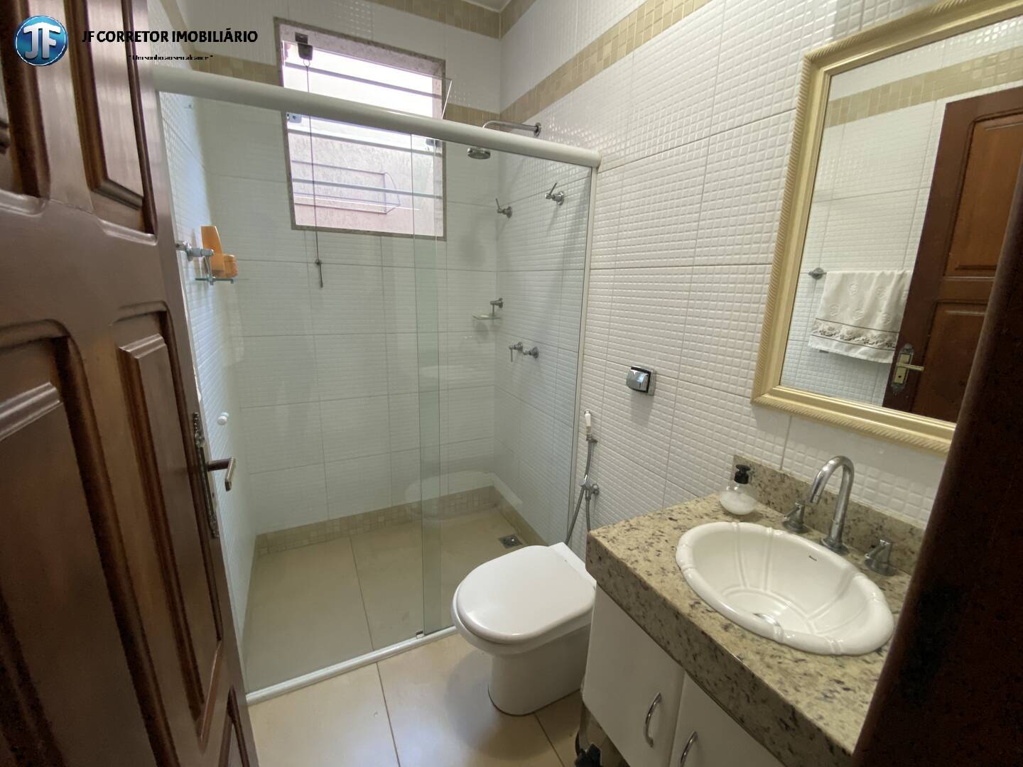 Casa à venda com 4 quartos, 250m² - Foto 11