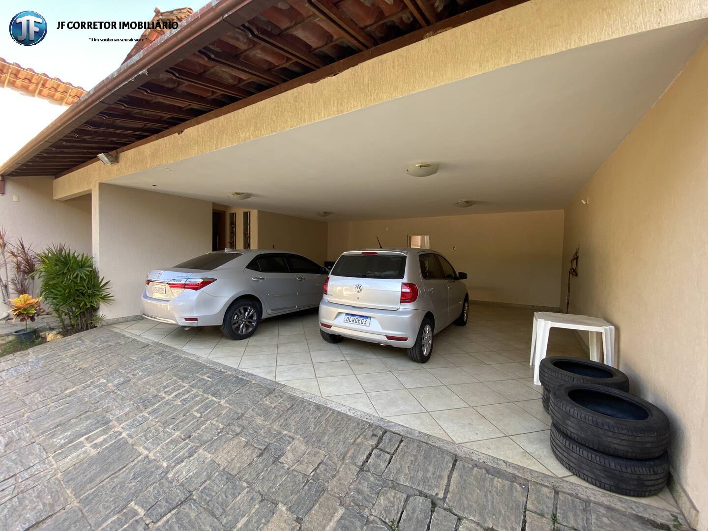 Casa à venda com 4 quartos, 250m² - Foto 3