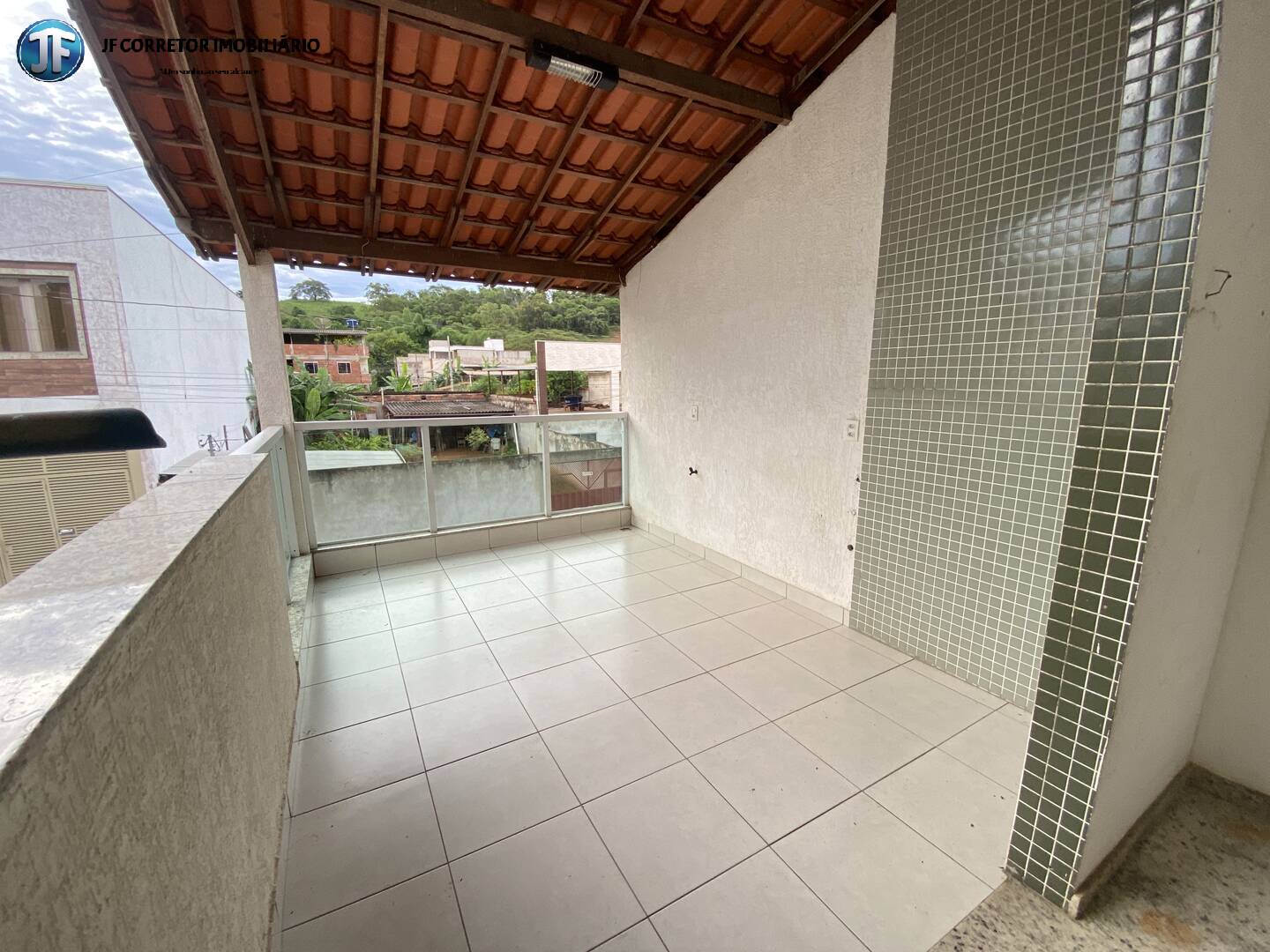 Casa à venda com 2 quartos, 100m² - Foto 4