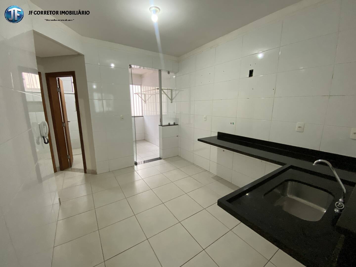 Casa à venda com 2 quartos, 100m² - Foto 9