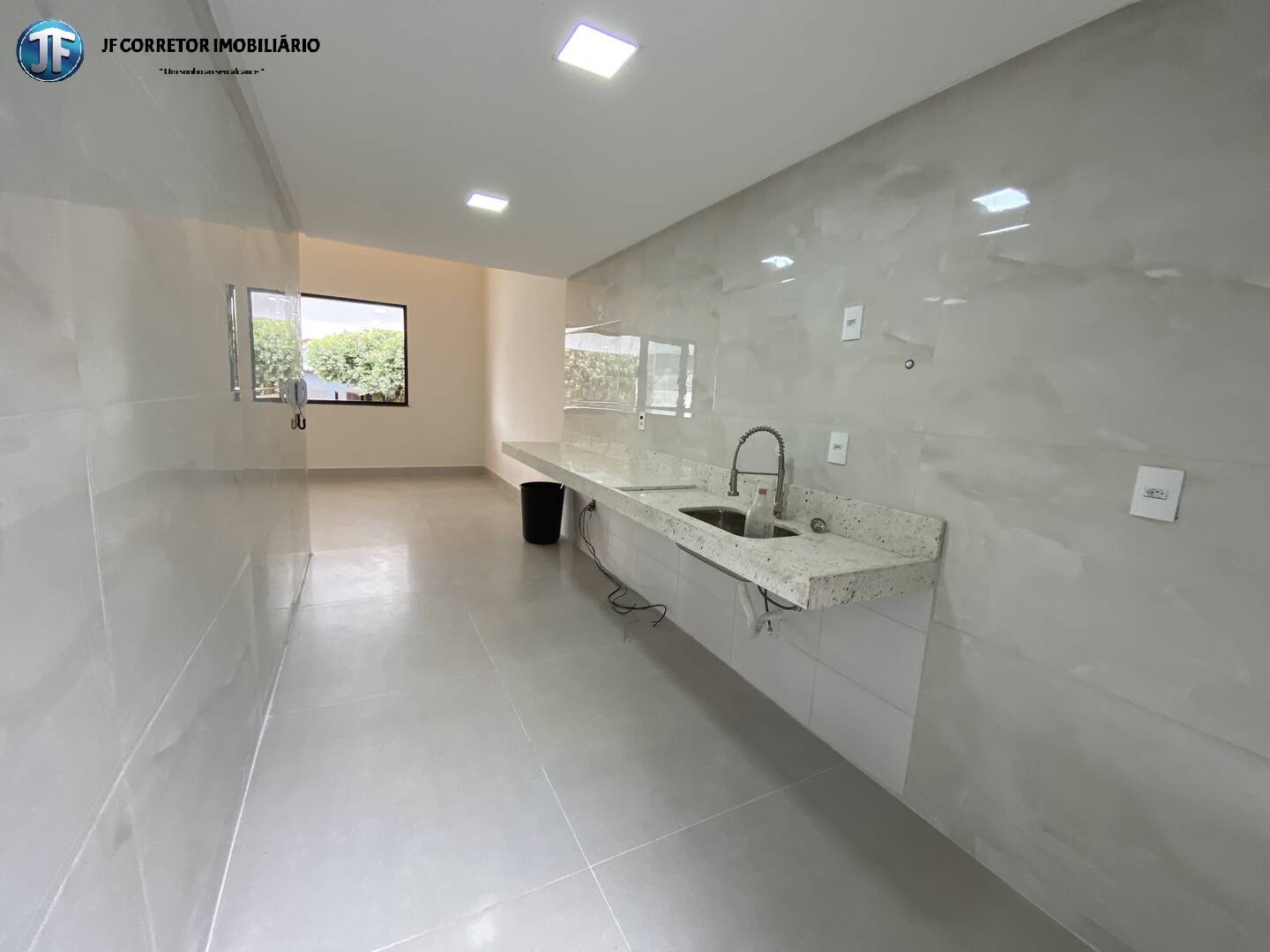 Casa à venda com 3 quartos, 342m² - Foto 5