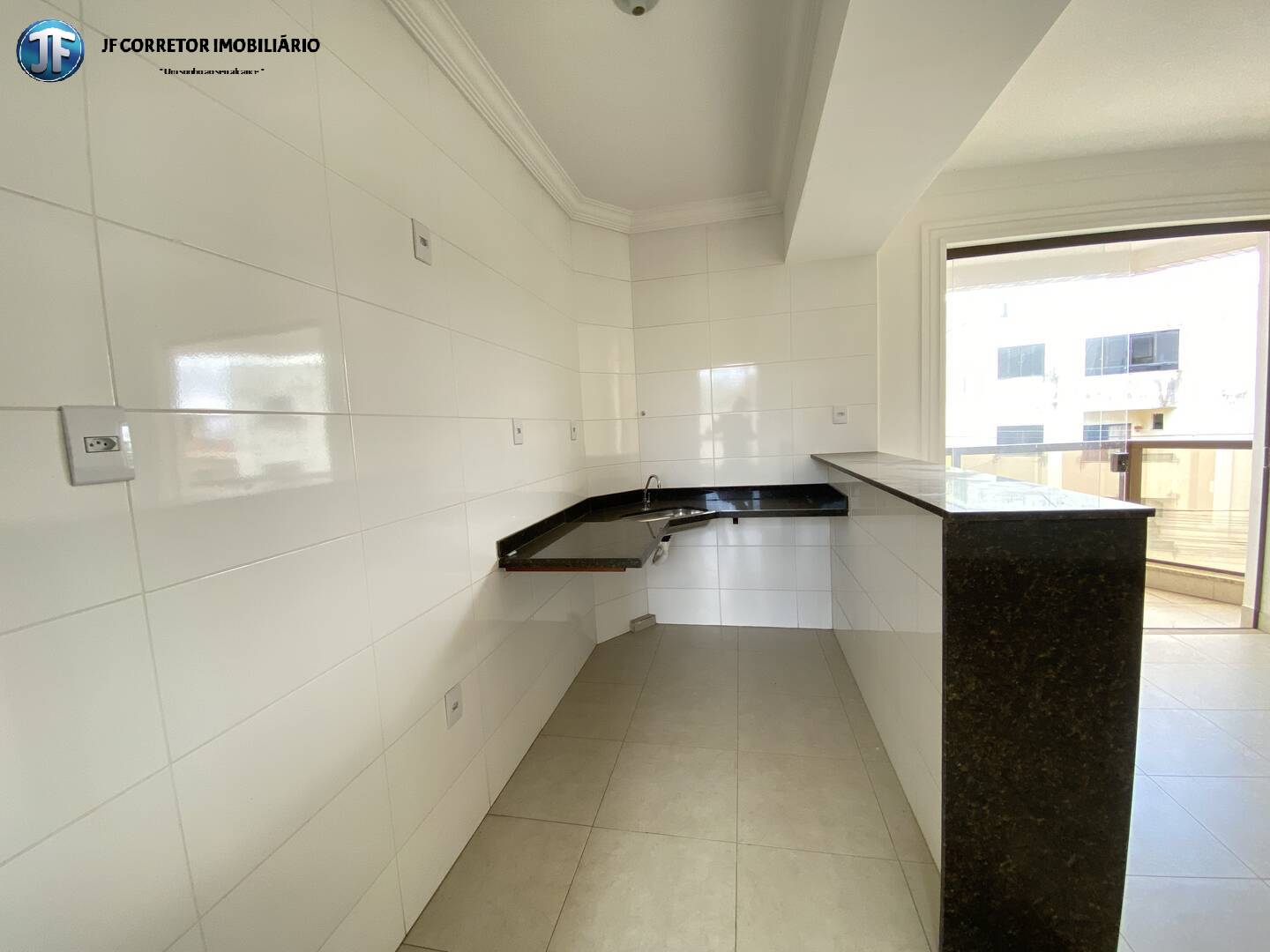 Apartamento à venda com 2 quartos, 77m² - Foto 2